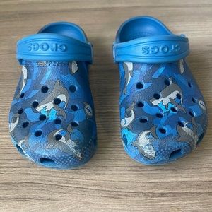 Toddler boys blue shark crocs size 9
